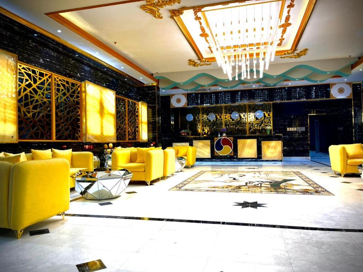 Asian Hotel Дукм Екстериор снимка