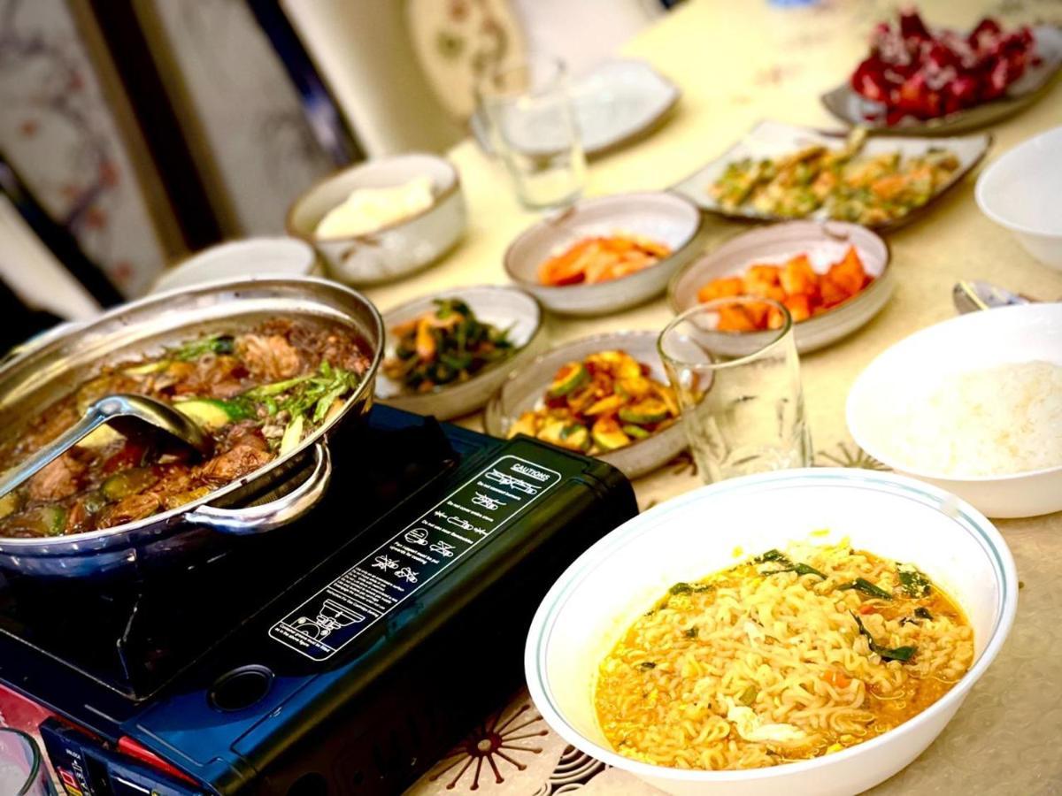 Asian Hotel Дукм Екстериор снимка