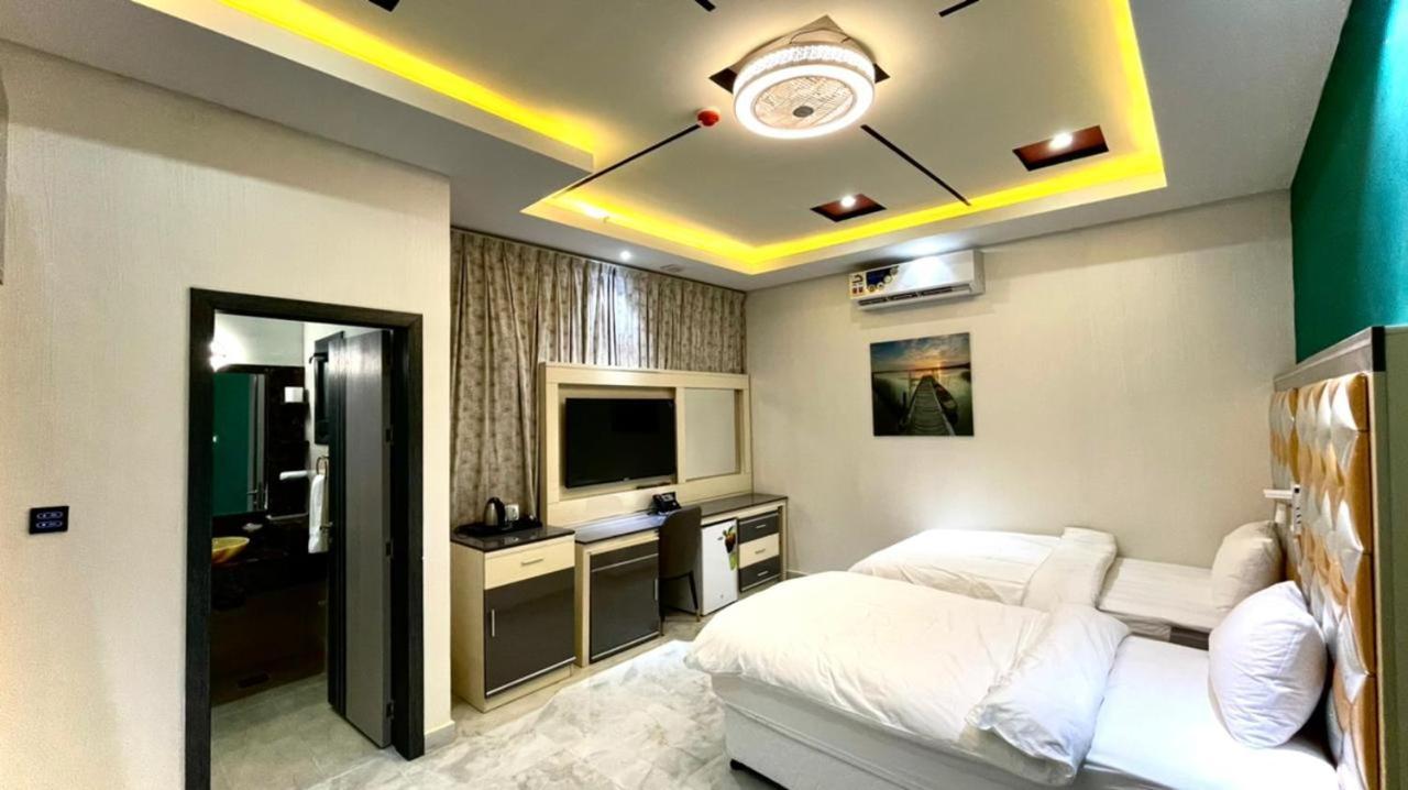 Asian Hotel Дукм Екстериор снимка